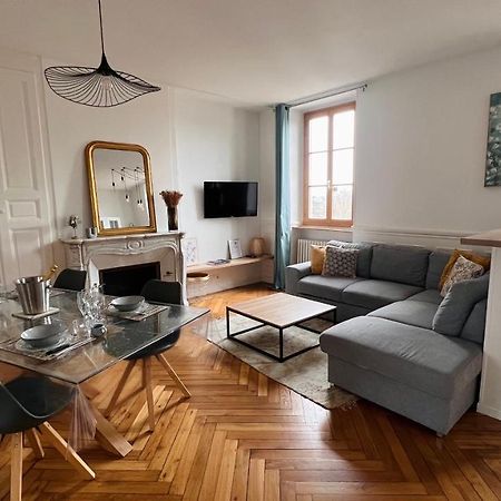 Charmant Appartement Plein Centre Ville - Parking Prive Auxerre Esterno foto