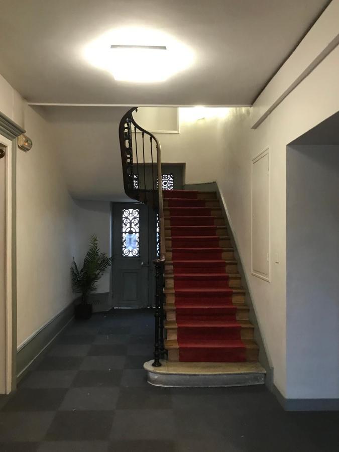 Charmant Appartement Plein Centre Ville - Parking Prive Auxerre Esterno foto