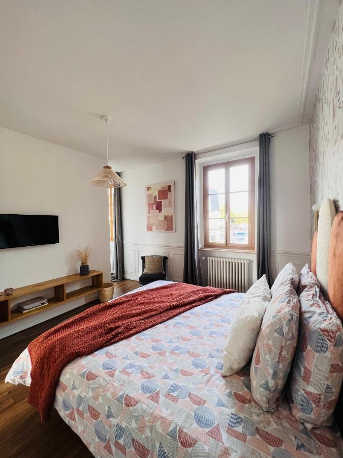 Charmant Appartement Plein Centre Ville - Parking Prive Auxerre Esterno foto