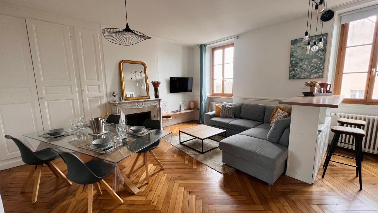 Charmant Appartement Plein Centre Ville - Parking Prive Auxerre Esterno foto